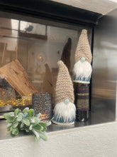 Indlæs billede til gallerivisning Håndlavet “Gnom” i blå velour og med hjemmestrikket hue.(1 stk.)