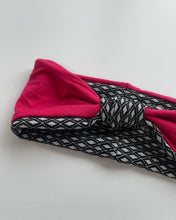Indlæs billede til gallerivisning Pandebånd med digitalprint og pink stretch.