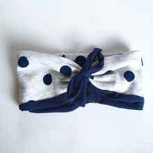 Indlæs billede til gallerivisning Pandebånd med prikker og blå jersey - TrikkerDesign
