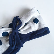 Indlæs billede til gallerivisning Pandebånd med prikker og blå jersey - TrikkerDesign