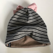 Indlæs billede til gallerivisning Børnehue med sølvglitter. Str.4-10 år - TrikkerDesign