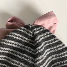 Indlæs billede til gallerivisning Børnehue med sølvglitter. Str.4-10 år - TrikkerDesign