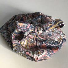 Indlæs billede til gallerivisning Børne hue i bohéme med sløjfe. Str.4-8 år - TrikkerDesign