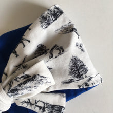 Indlæs billede til gallerivisning Pige pandebånd med dyr og sløjfe. Str.2-4 år - TrikkerDesign