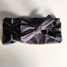 Indlæs billede til gallerivisning Pige pandebånd med sløjfe og snefnug. Str.6-14 år. - TrikkerDesign