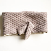 Indlæs billede til gallerivisning Pige Pandebånd I beige Isoli og jersey. Str.6-10 år. - TrikkerDesign