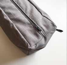 Indlæs billede til gallerivisning Toilettaske med tern - TrikkerDesign