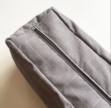 Indlæs billede til gallerivisning Toilettaske med tern - TrikkerDesign