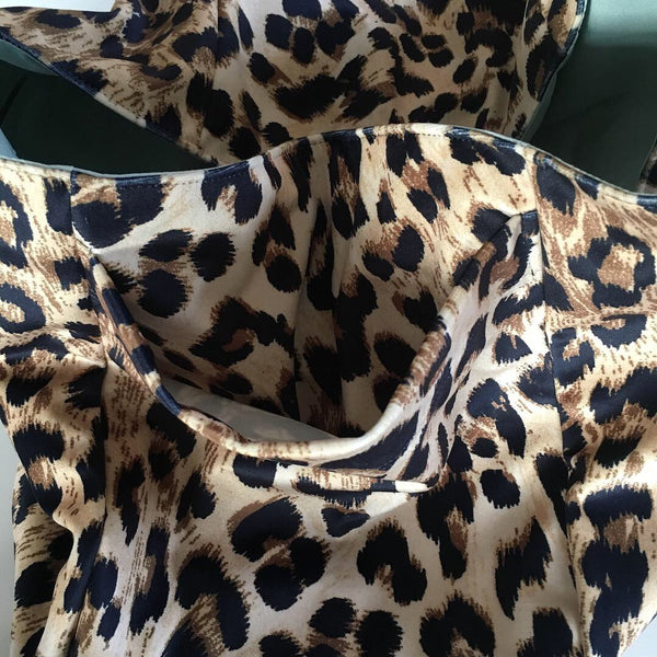 Velour shopper i leopardprint med blåt foer. - TrikkerDesign