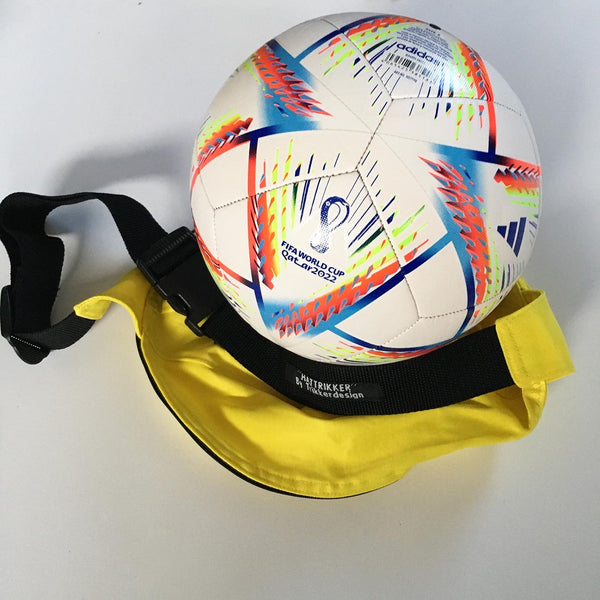 Fodboldtaske i neon gul.