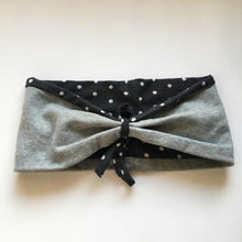 Indlæs billede til gallerivisning Pandebånd i prikket jersey med aftagelig sløjfe