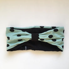 Indlæs billede til gallerivisning Pandebånd med mintfarvet jersey og sorte prikker