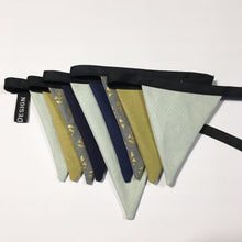 Indlæs billede til gallerivisning Flagranke med karry, blå, mint og støvet grøn - TrikkerDesign