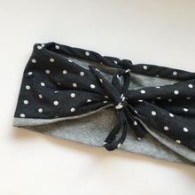 Indlæs billede til gallerivisning Pandebånd i prikket jersey med aftagelig sløjfe