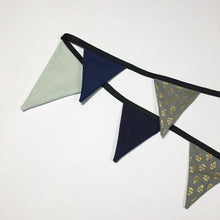 Indlæs billede til gallerivisning Flagranke med karry, blå, mint og støvet grøn - TrikkerDesign