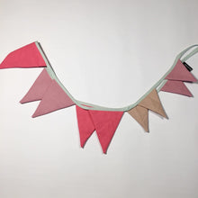 Indlæs billede til gallerivisning Flagranke med lyserøde flag - TrikkerDesign