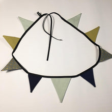 Indlæs billede til gallerivisning Flagranke med karry, blå, mint og støvet grøn - TrikkerDesign