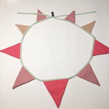 Indlæs billede til gallerivisning Flagranke med lyserøde flag - TrikkerDesign