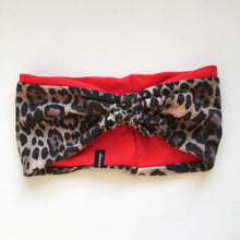 Indlæs billede til gallerivisning Pandebånd i leopard strik og rød jersey.