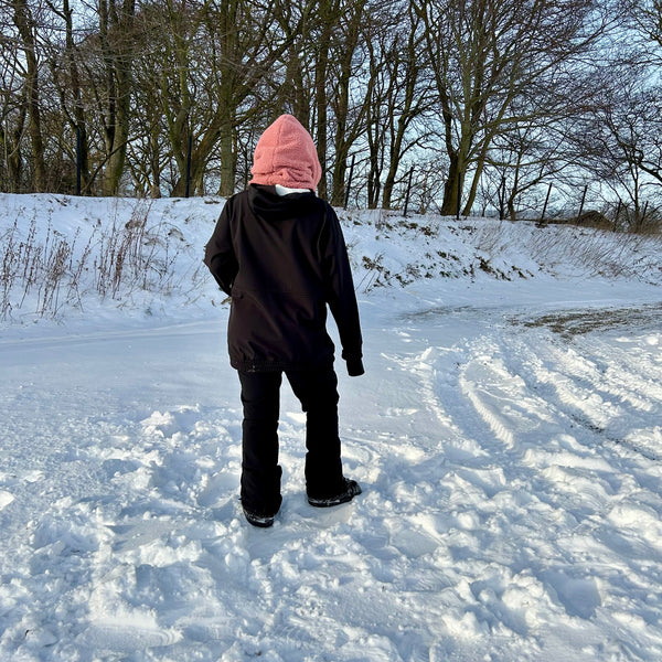 Balaclava i lyserød teddybear og rødt fleece.