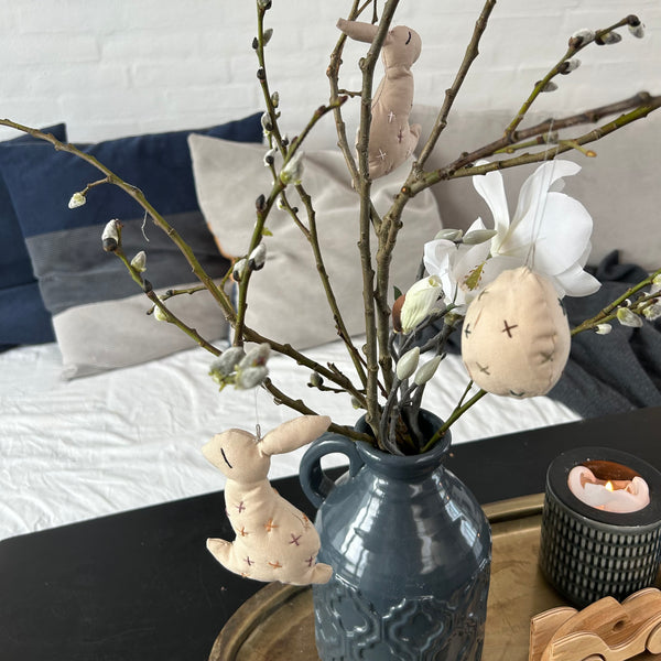 Påskehare med broderi