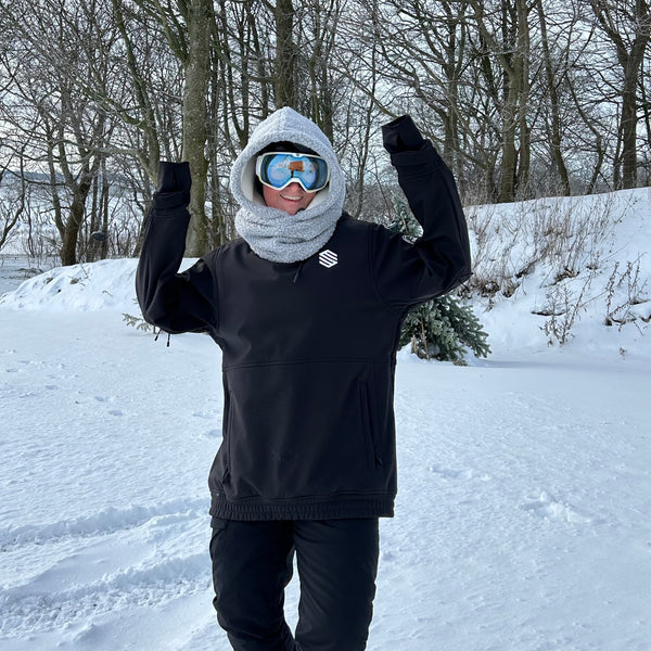 Balaclava i lysegrå Teddy med hvidt fleece.