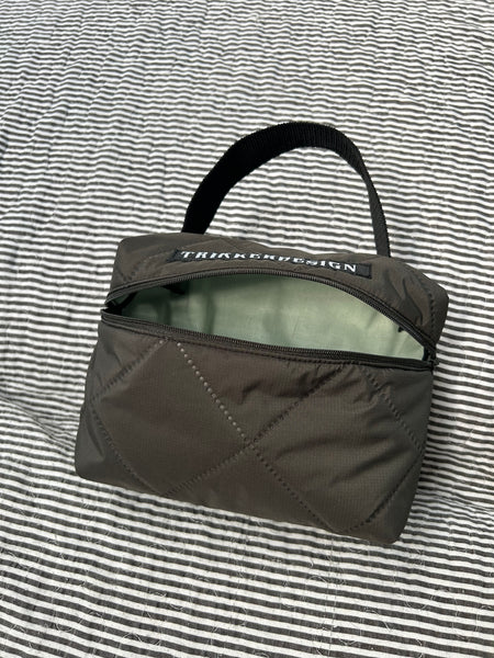 Toilettaske/makeuptaske i army quilt.