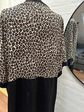 Indlæs billede til gallerivisning Kimono i dyreprint og blå viscose str.m/l
