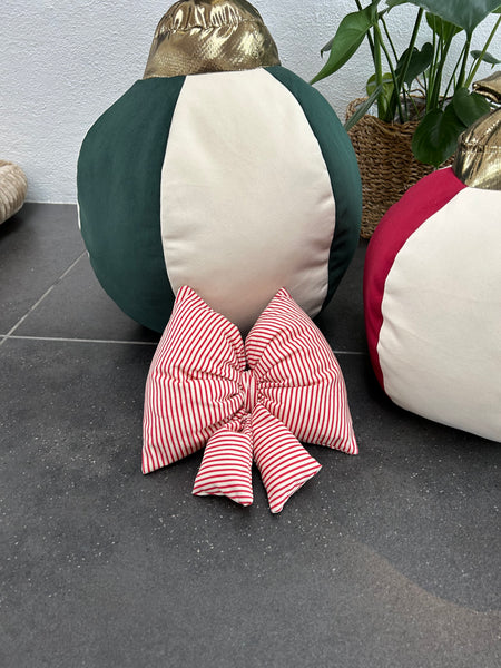 Lille stjerne i bolchefarvet bomuld.