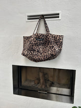 Indlæs billede til gallerivisning Shopper i quiltet dyreprint
