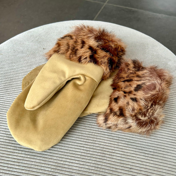 Luffer i gyldenfarvet velour med kanin pels