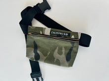 Indlæs billede til gallerivisning Bæltetaske/crossbody taske i army stof.
