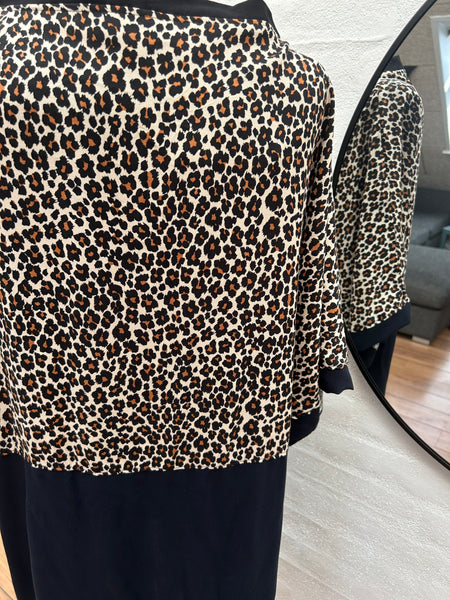 Kimono med dyreprint, blå og sort. Str.m/l