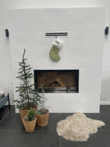 Stor julesok i grønt quilt med fake fur.