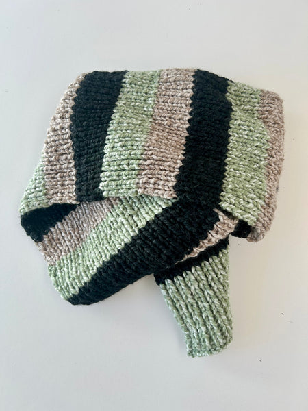 Storstrikket halstørklæde i meleret mint og nude med antracit.