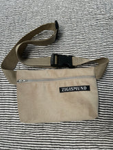Indlæs billede til gallerivisning Bæltetaske/crossbody taske i fake velour.
