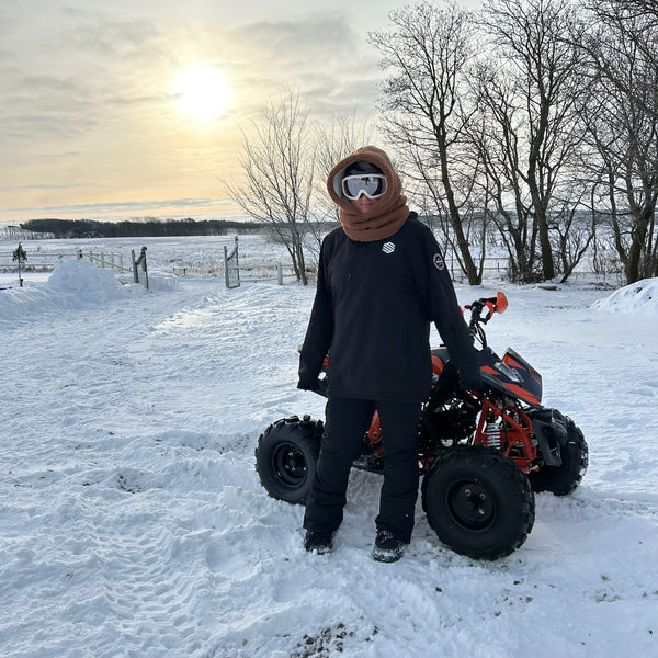 Brunlig Balaclava i Teddy med hvidt fleece.