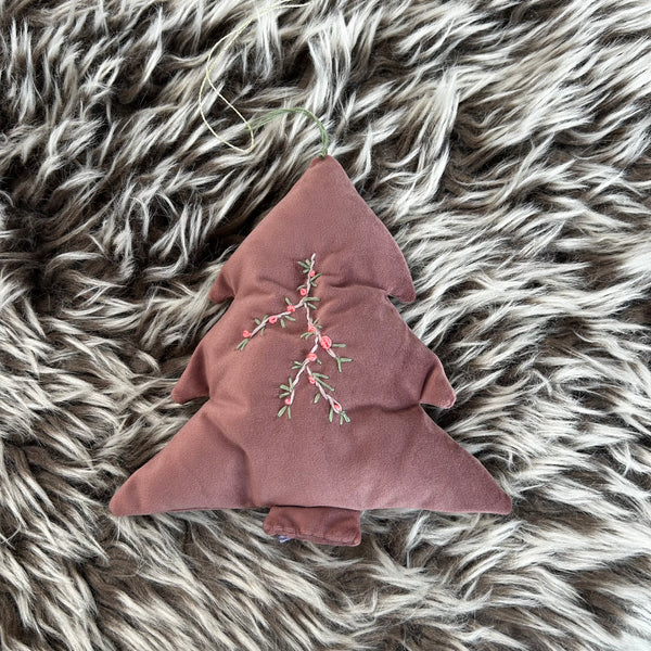 Juletræ i rosa møbelvelour med broderi.