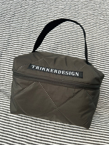 Toilettaske/makeuptaske i army quilt.