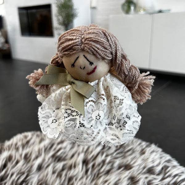 Den lille fede skytsengel Hanna.