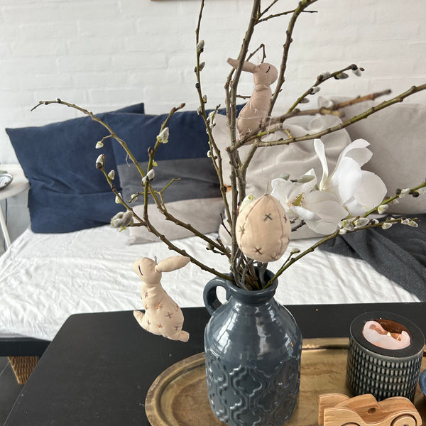 Påskehare med broderi