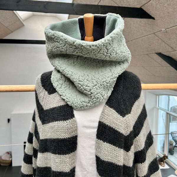 Halsedisse i blødt jadegrønt teddybear med forskelligt fleece