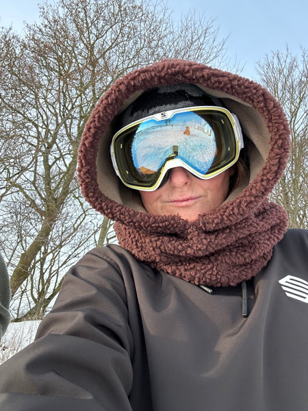 Balaclava i brunt Teddy med beige fleece.