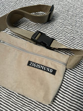 Indlæs billede til gallerivisning Bæltetaske/crossbody taske i fake velour.
