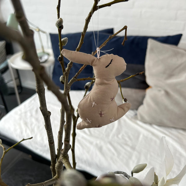 Påskehare med broderi