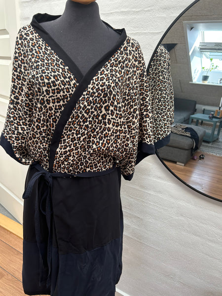 Kimono i dyreprint og blå viscose str.m/l