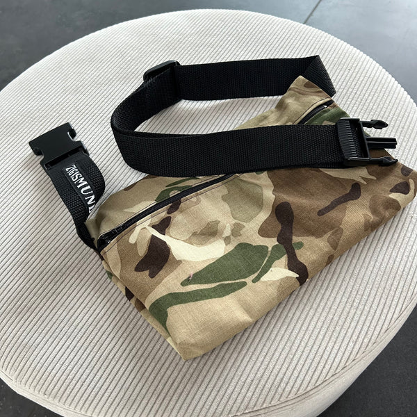 Bæltetaske/crossbody bag i militær.