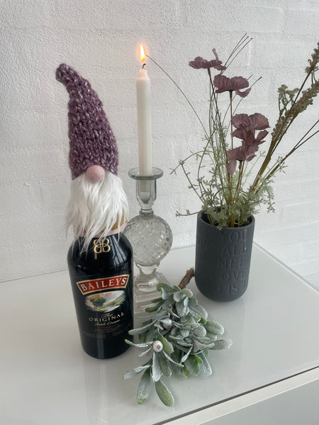 ❤️Håndlavet “Gnom” i karrygul og lyserød med hjemmestrikket hue.