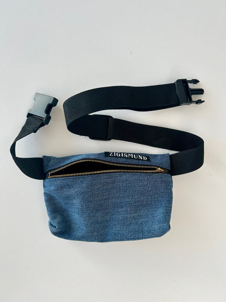 Bæltetaske/crosdbody i denim.