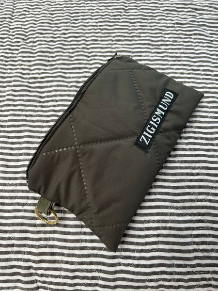 Keyhanger taske i armygrøn quilt.